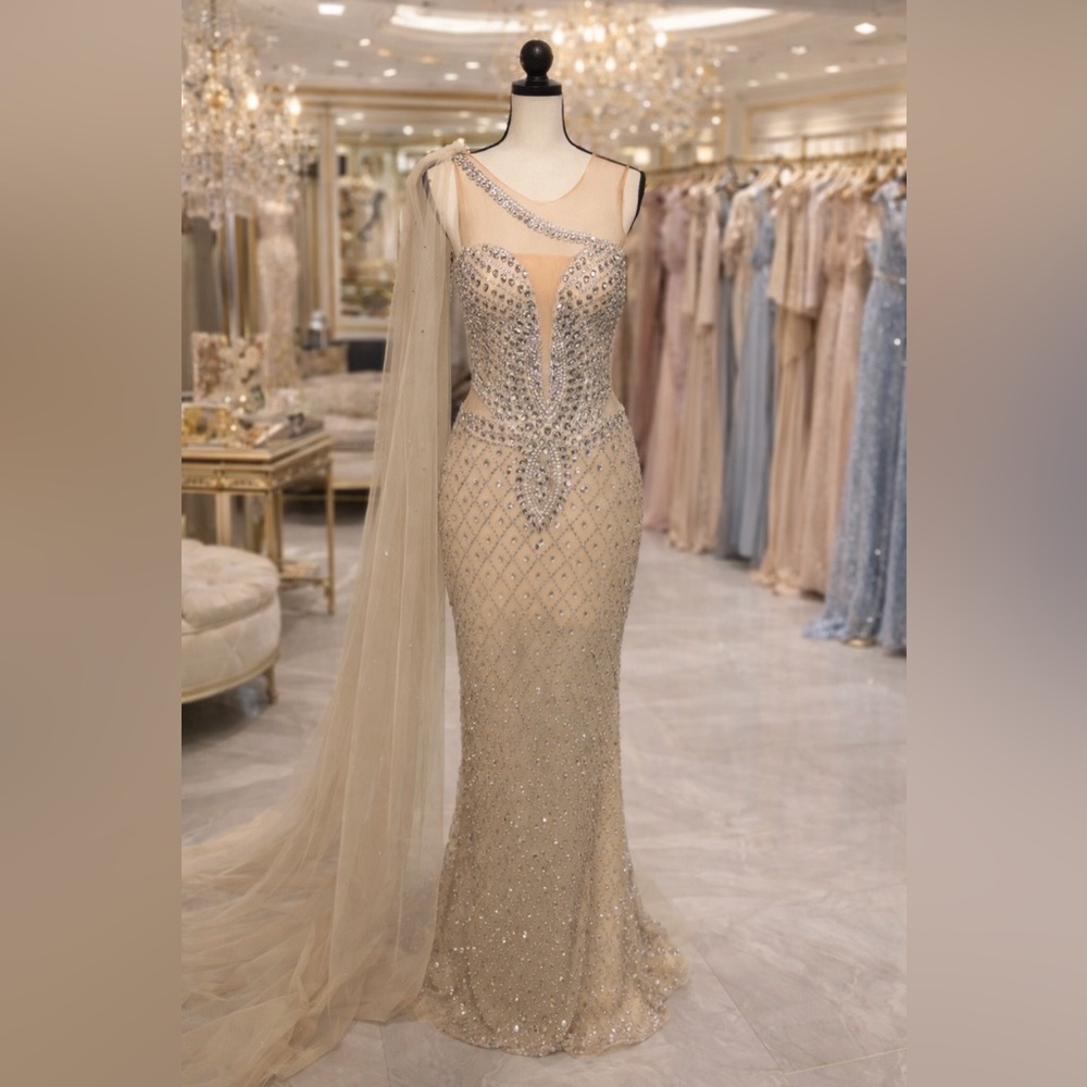 ✨ Custom Luxury Evening Gown – Worn Once ✨